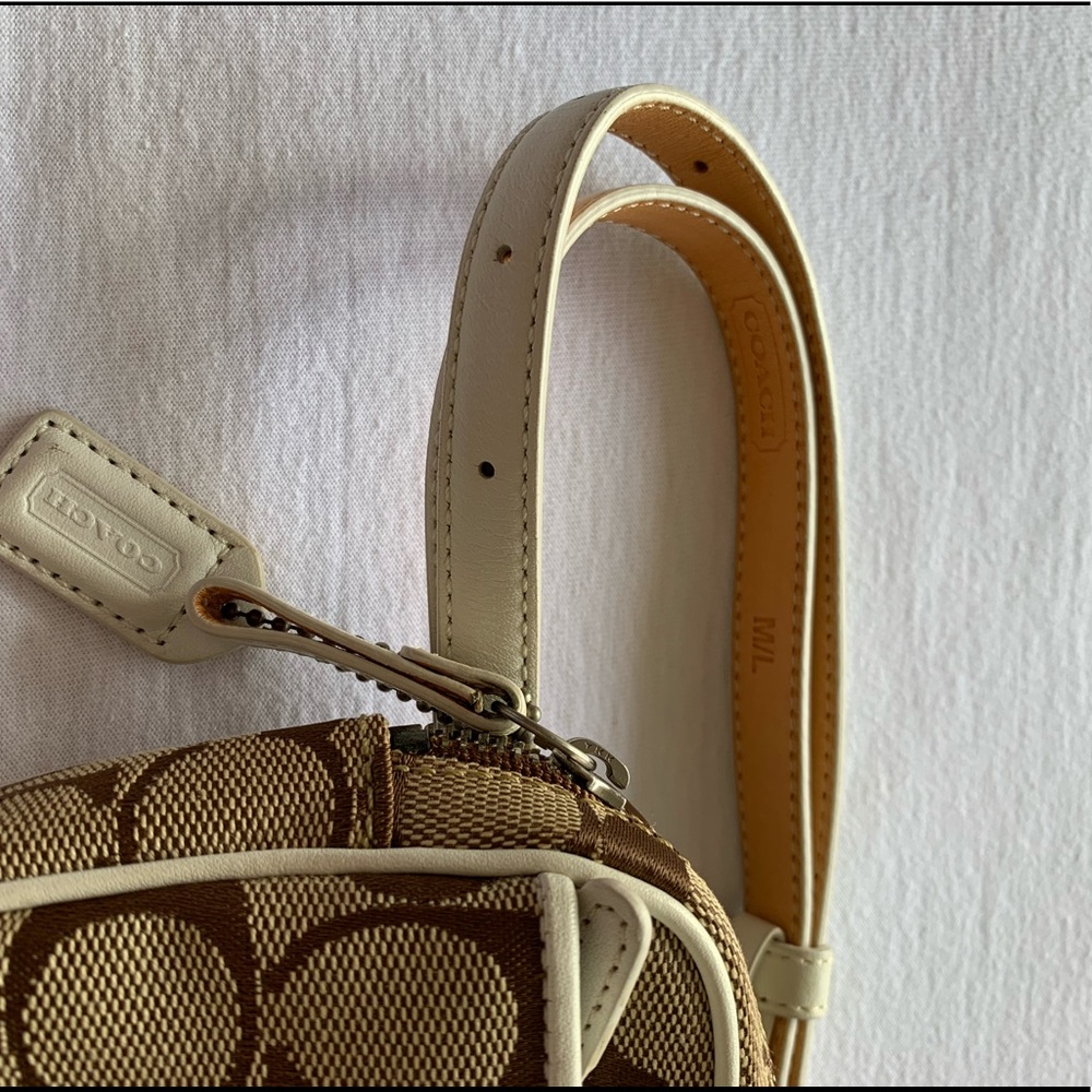 Authentic Coach waist pouch - Picture 3 of 7